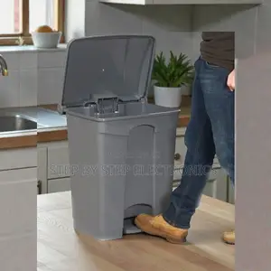 Hard Gauge Plastic 30l Step Pedal Waste Garbage Bin for Home Office