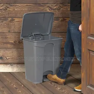 Durable Hard Plastic 30l Step Pedal Waste Garbage Bin for Homes