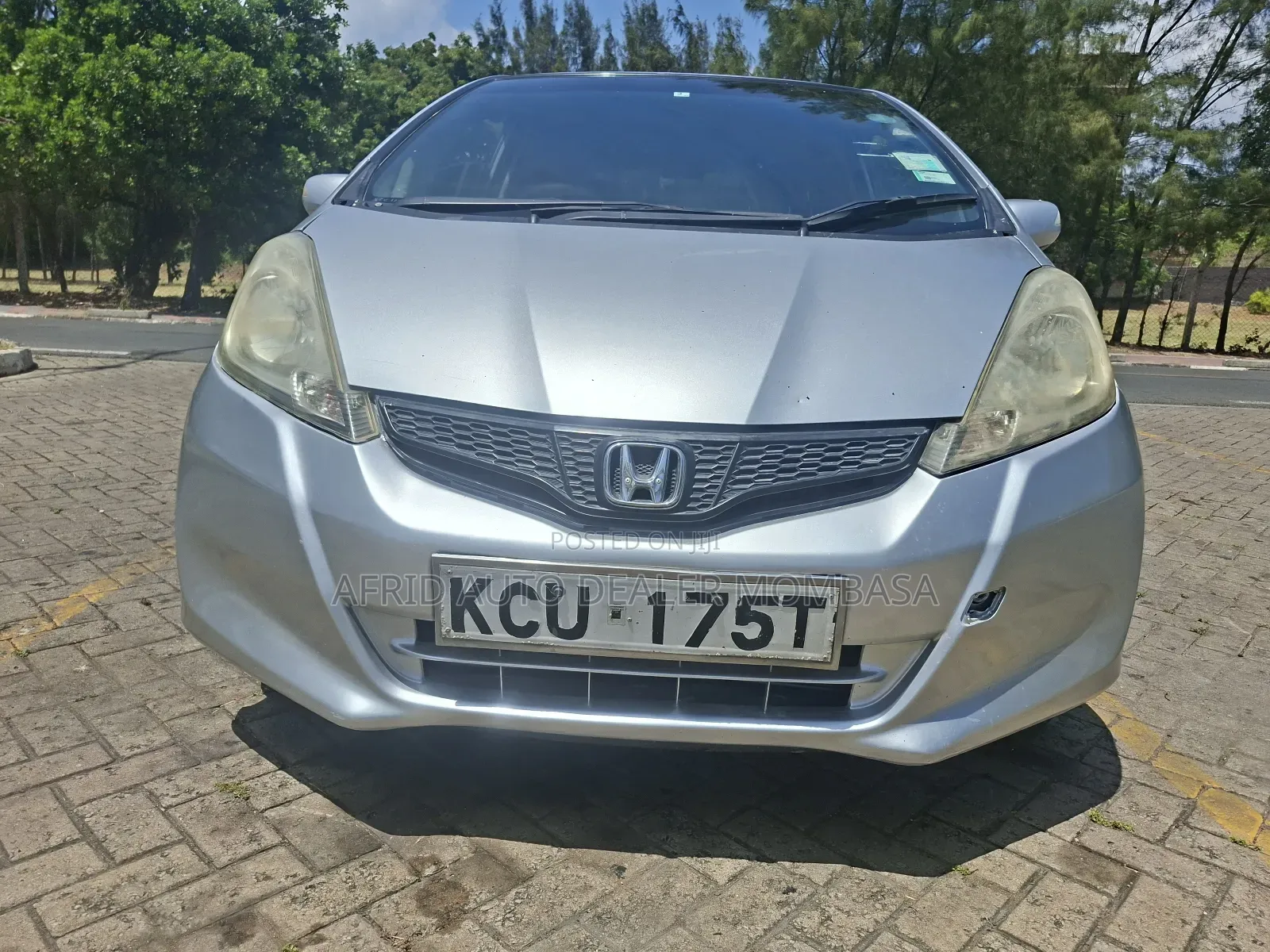 Honda Fit Automatic 2012 Silver