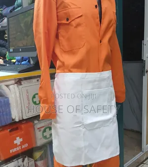 Adult Half Lenth Apron.