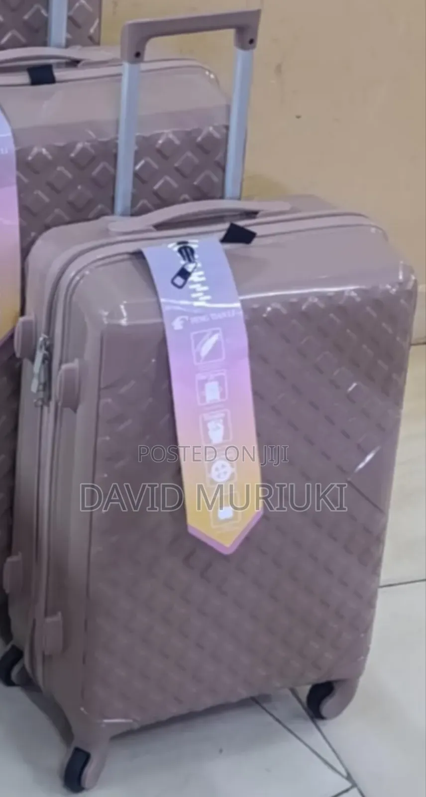 *4 in 1 Luxurious Unbreakable Suit Case