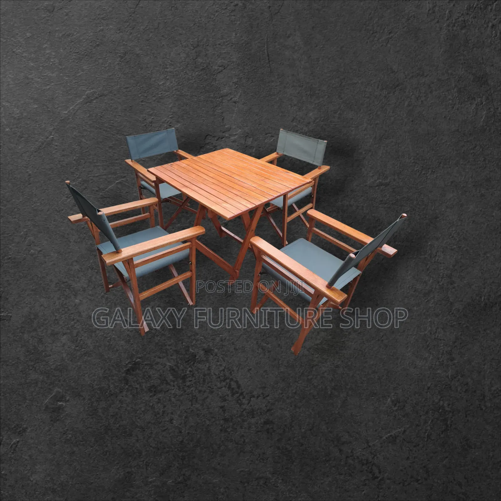 4 Foldable Chairs and Table