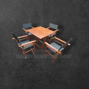 4 Foldable Chairs and Table