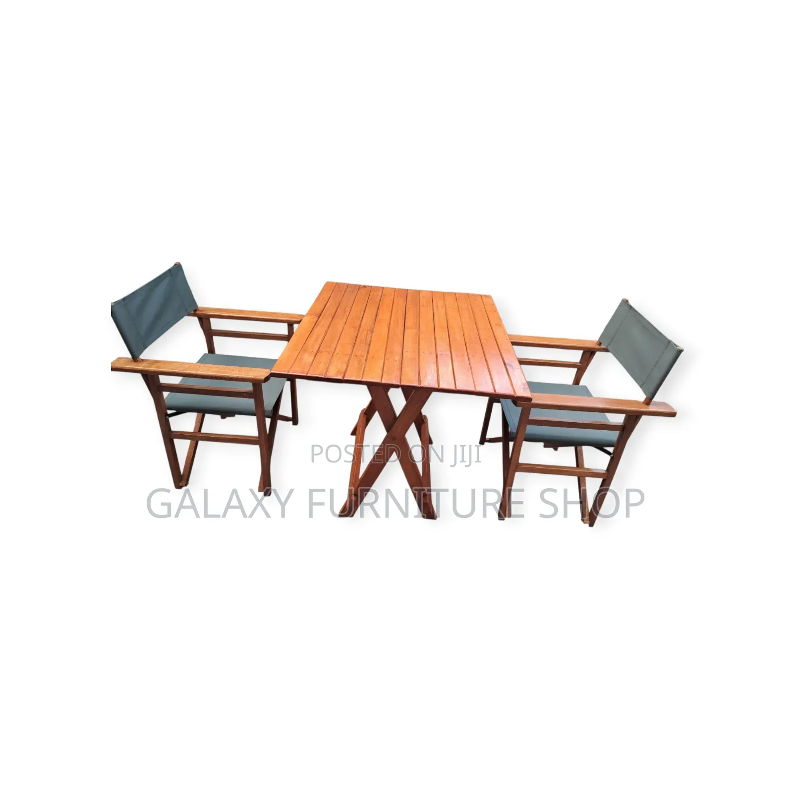 4 Foldable Chairs and Table