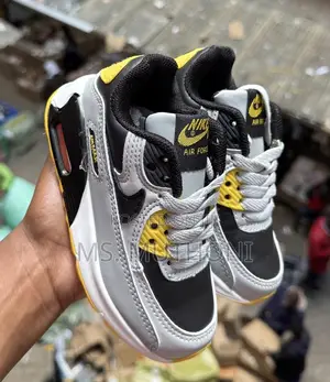 Jnisex Kids Casual Nike Sneakers Size 25-36