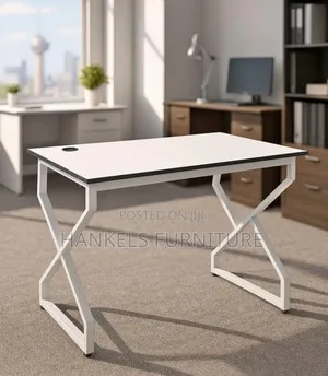 Compact White Metallic Desk – Brighten Your Workspace