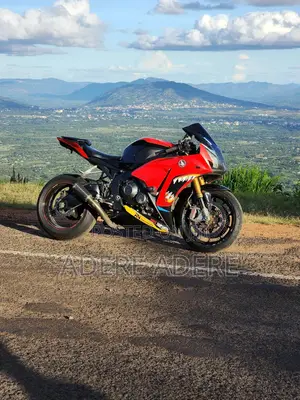 Honda CBR 2012 Red