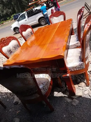 6-Seater Solid Mahogany Antique 6-Seater Dinner Table Set