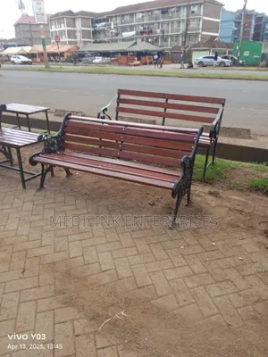 Cast Metallic Stand Wooden Metallic Outdoor Benches