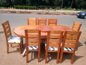 Oval Solid Mahogany Vanish 8 Seater Dinning Table