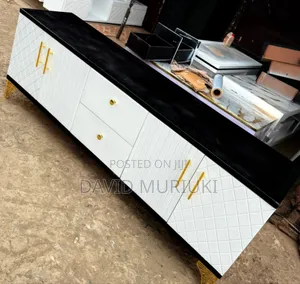 5.5fts Executive Tv Stand With Marble Lining