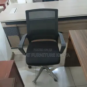 Modern Staff Captain Mesh Office Seat