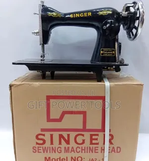 Singer Sewing Machine/