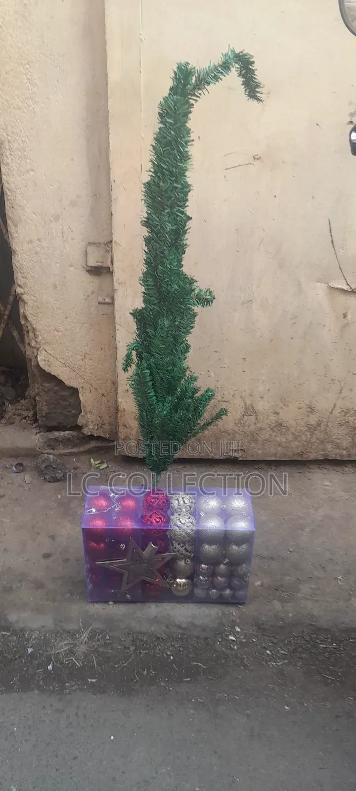 Christmas Tree +Decorations (4feet)