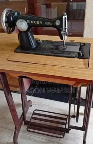 Complete Singer Sewing Machine /Singer Sewing Machine