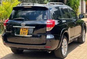 Toyota Vanguard 2010 Black