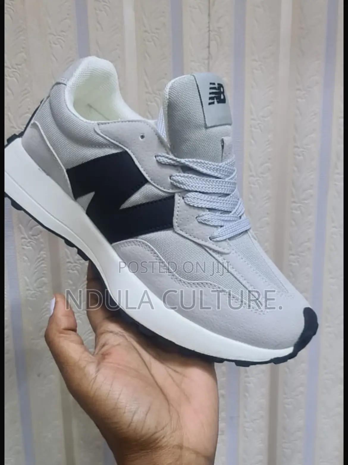 New Balance 327 Resilience