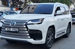 Lexus LX 2018 White