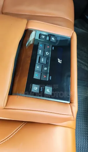 Lexus LX 2018 White