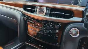 Lexus LX 2018 White