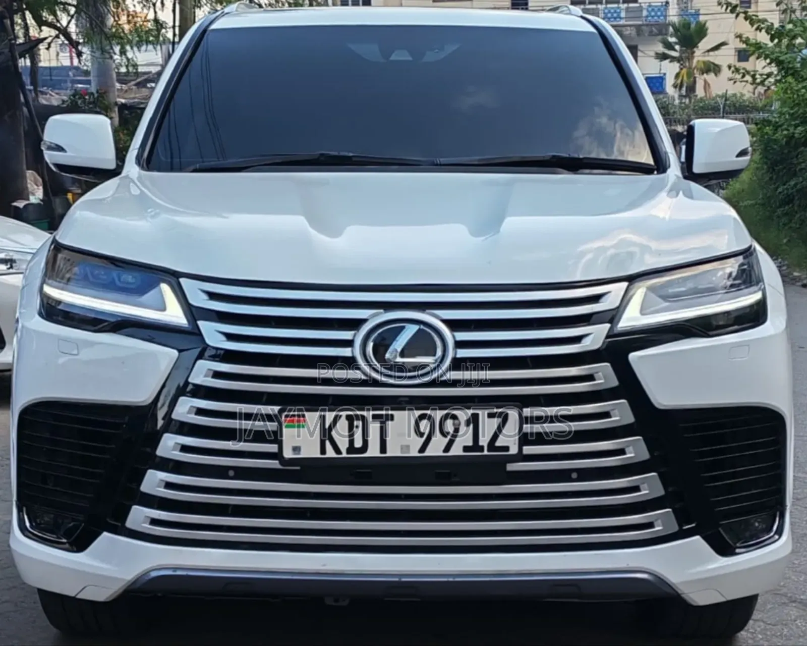 Lexus LX 2018 White