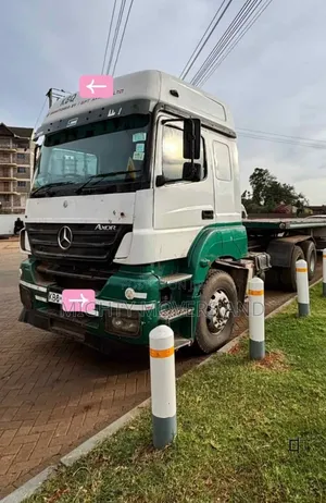 Flat Bed Trailers for Jobs and Errands Services Are Available