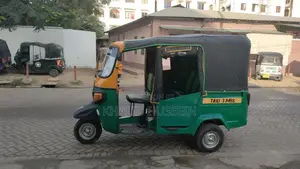 Piaggio 2022 Green