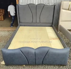 5x6 Curved Design Upholstered Chester Bed