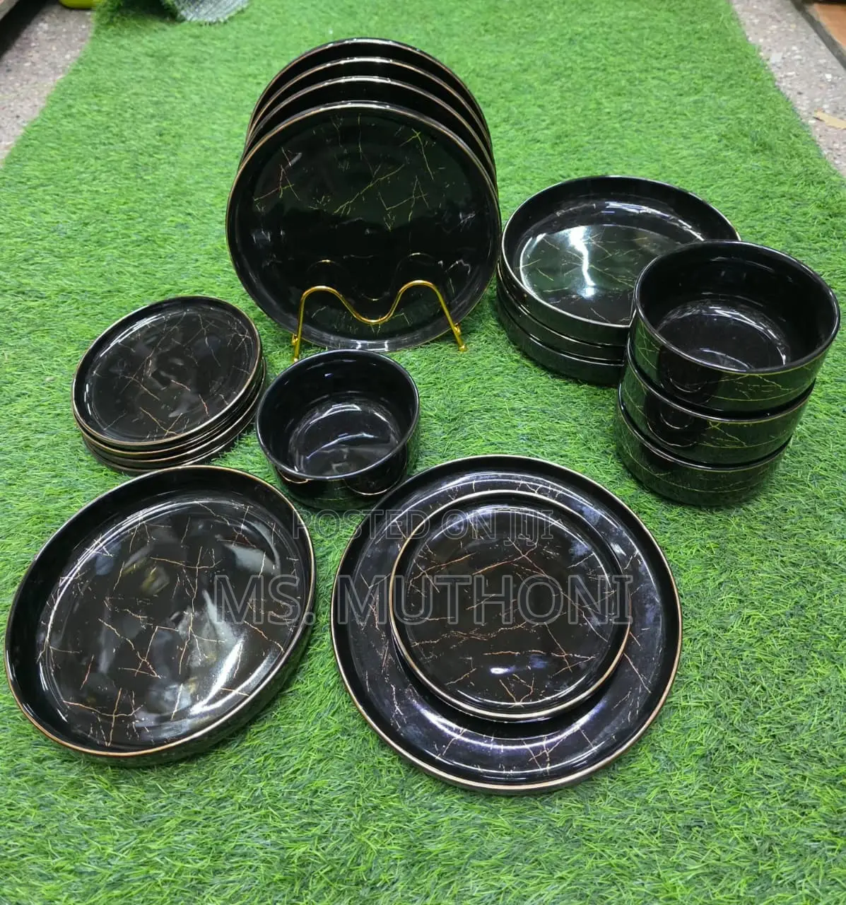 24pcs Black Marble-Patterned European Porcelain Dinner Set (Cupless)
