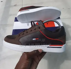 Tommy Hilfiger With Low-Top Casual Sneakers With Signature Flag Logo