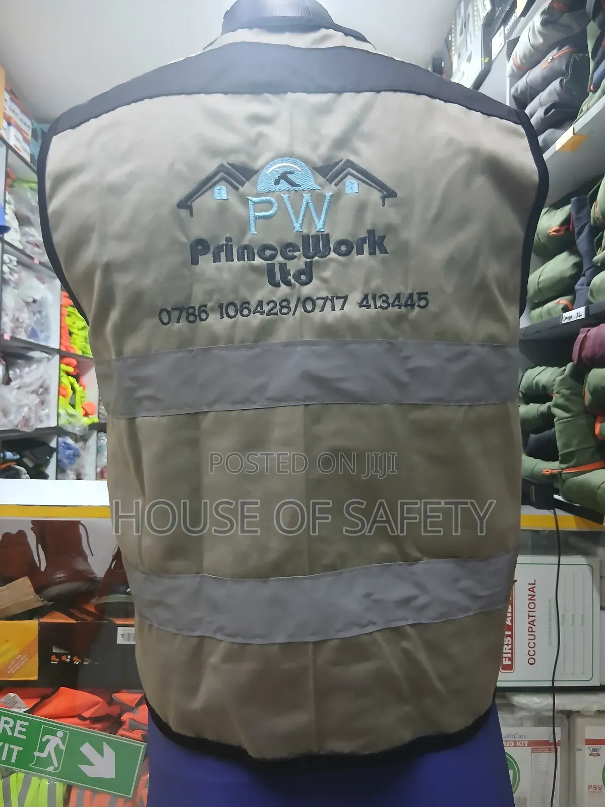 Lightweight Mission Jacket and Is Easy to Pack