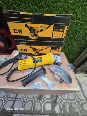 Dewalt Angle Grinder 720w 4.5 Inches