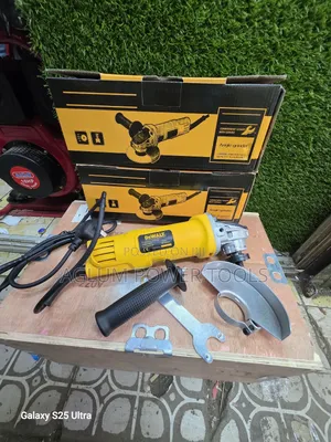Dewalt Angle Grinder 720w 4.5 Inches