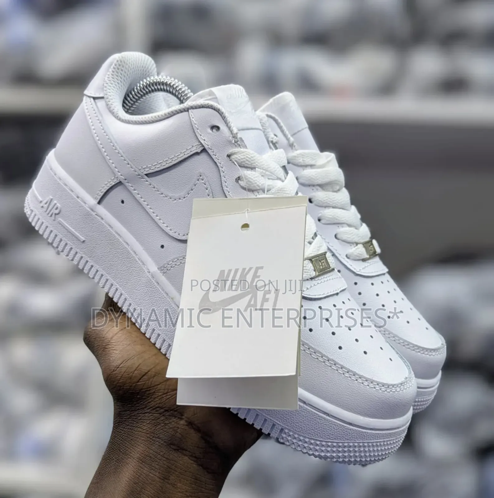 Nike Air Force1 in White Leather.