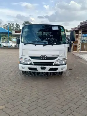 Selling Toyota Toyoace Automatic Diesel Double Cab