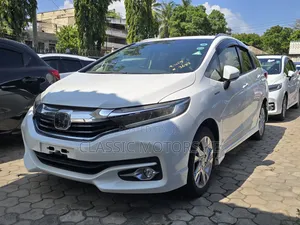 Honda Fit Shuttle 1.5 Hybrid 2WD 2019 Black