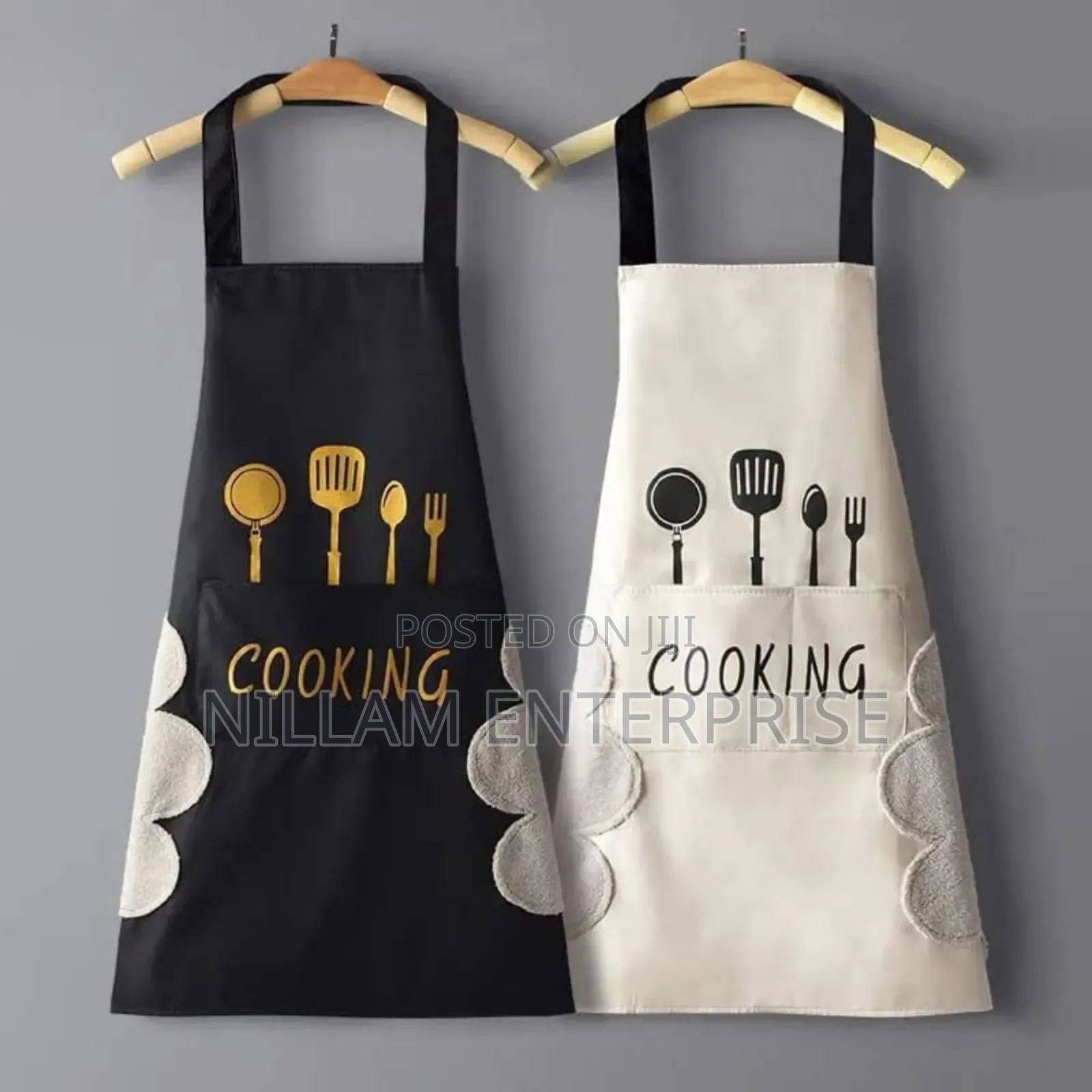 *Kitchen Apron With Hand Wipe Pockets