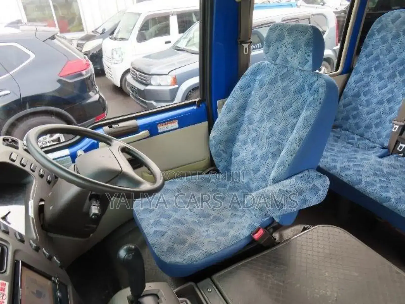 Mitsubishi Fuso Rosa 2018 Blue