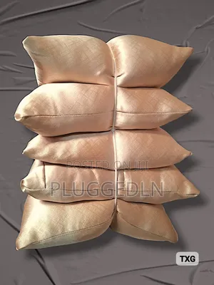 *Cosy Throw Pillow*
Set 5pcs