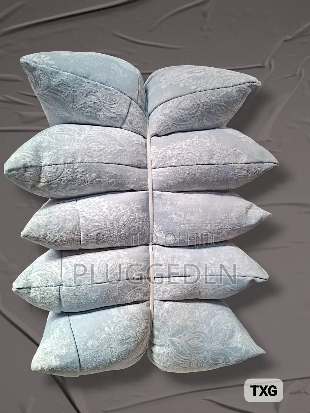 *Cosy Throw Pillow*
Set 5pcs