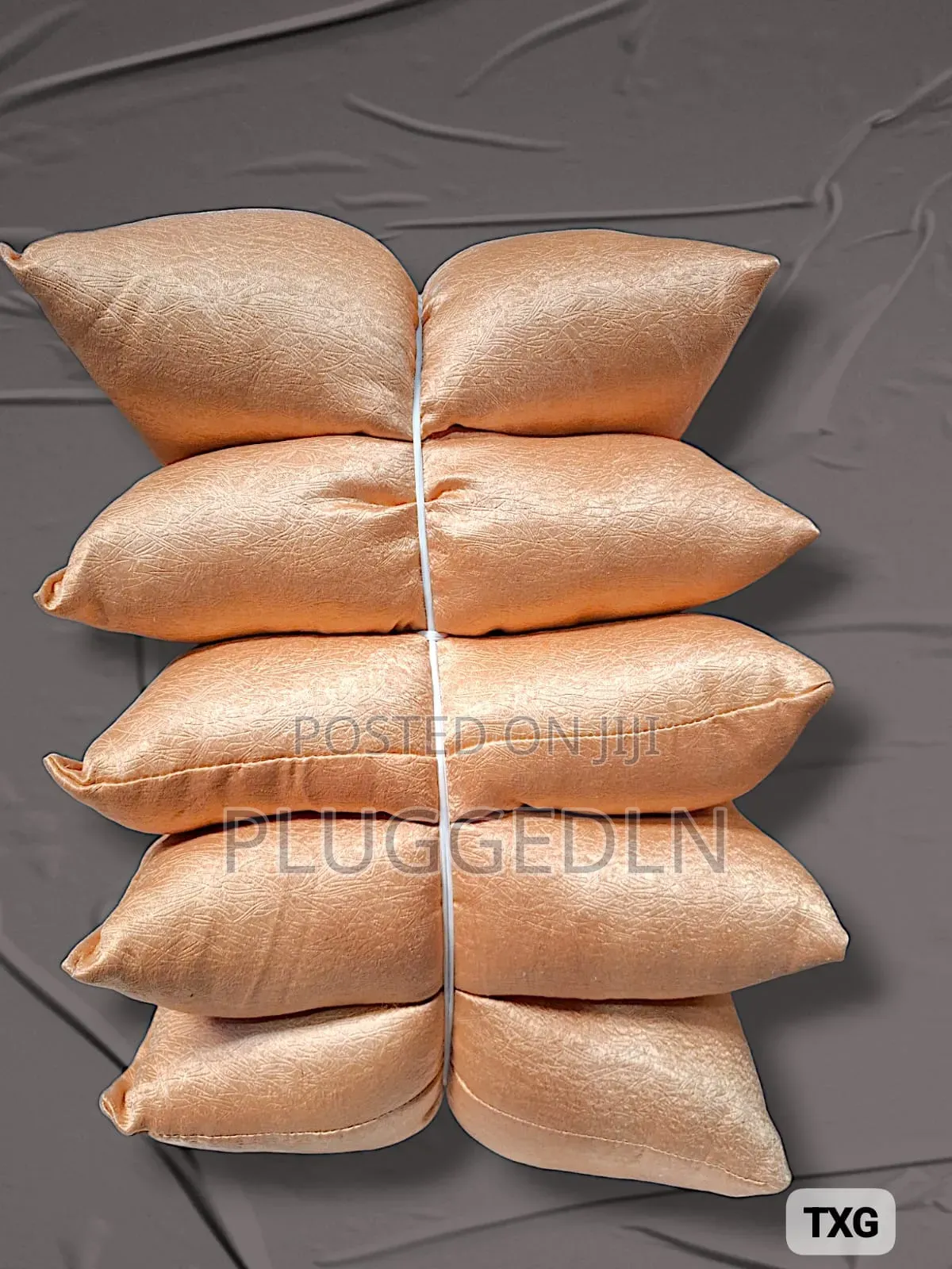 *Cosy Throw Pillow*
Set 5pcs