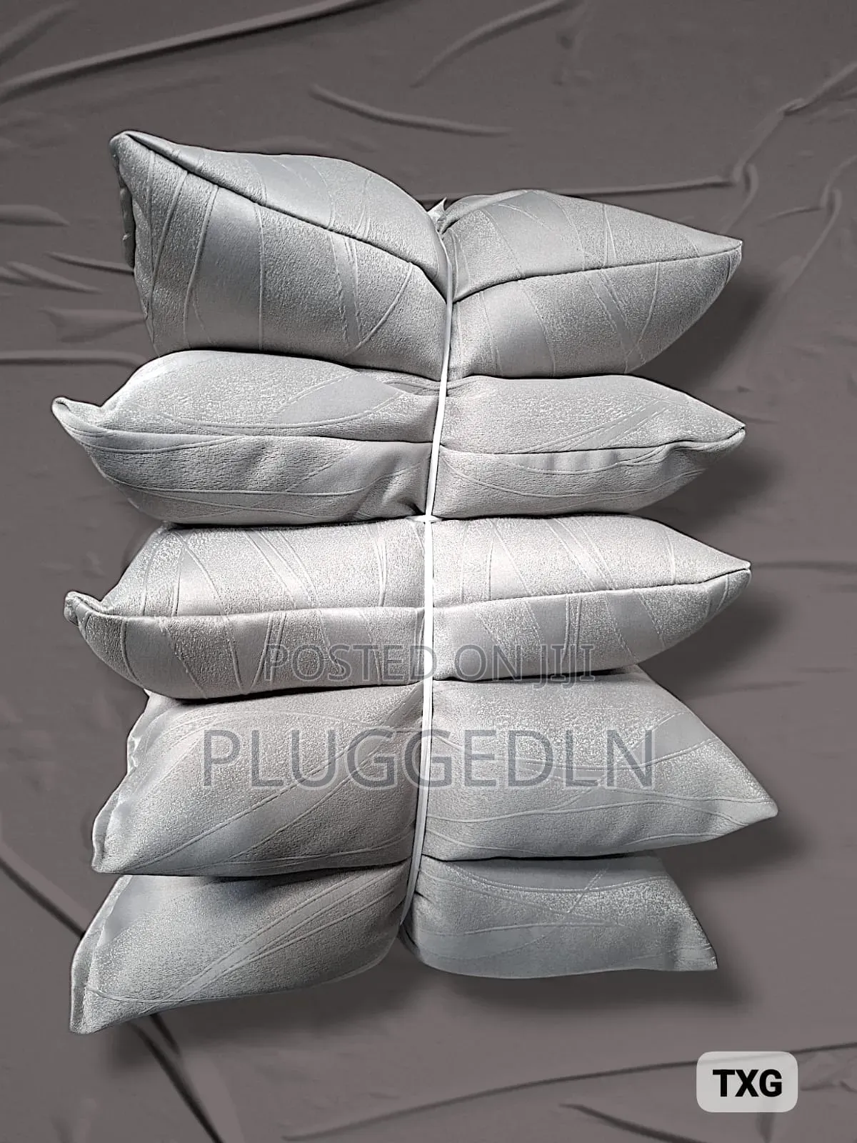 *Cosy Throw Pillow*
Set 5pcs