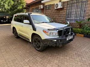 Toyota Land Cruiser 2007 White