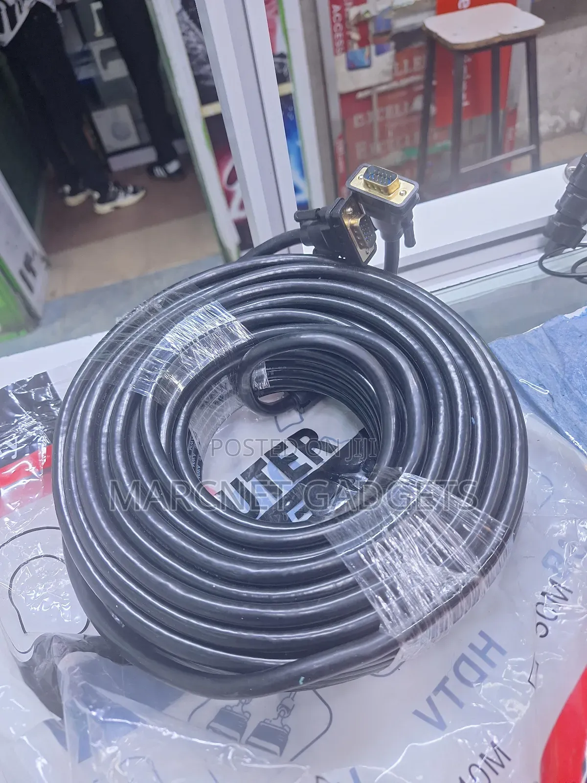 Black Vga to Vga Cable 30 Meters Long