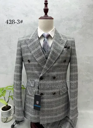 High-Quality 3-Piece Suit – Blazer, Vest Trouser Combo.