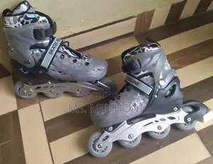 Adjustable Rubber Wheels Inline Skates Skate Shoes (31-34 /39-42)