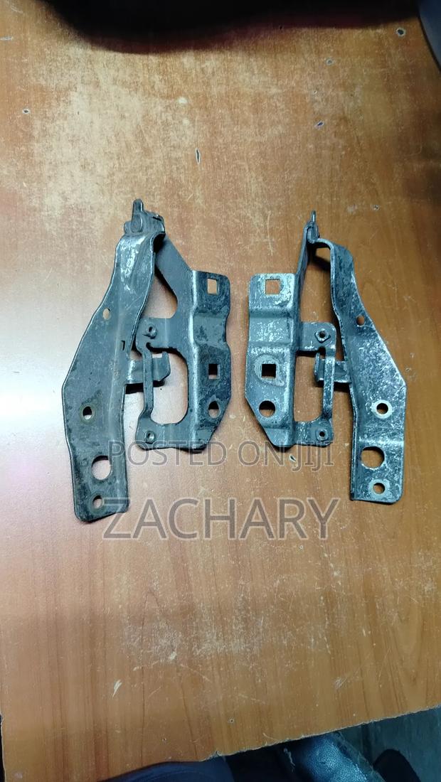 Xtrail Nt30 Bonnet Hinges - main view