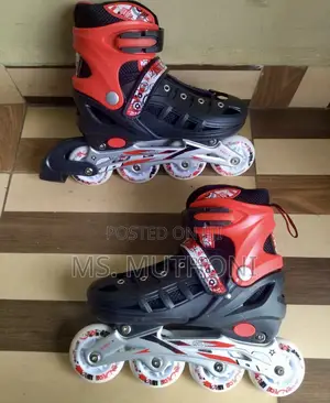 Medium _Large Rubber Wheels Skate Shoes /