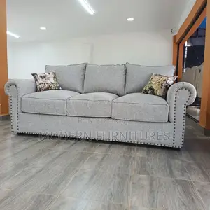 Beautiful Light Grey 3 Seater Sofa/ 3 Seater Sofa