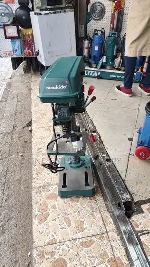 Meakida Drill Press
